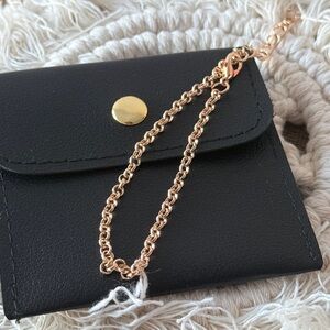 Elegant Gold Chain Bracelet